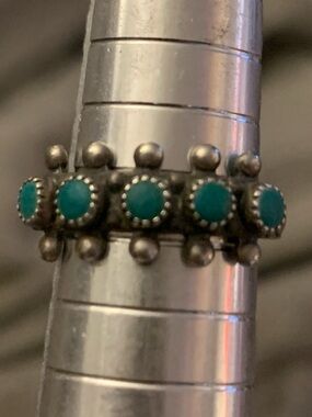 Vintage Zuni Petit Point Turquoise Ring 2.69 grams